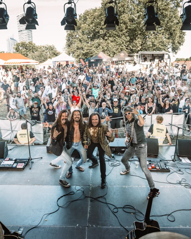Oida, @donauinselfest_wien 🤯🤘🏻 Ein riesiges Dankeschön an alle, die mit uns gefeiert haben! 🔊 Es war wahrlich fürstlich! 👑✨  @fsg_jugend @proge_jugend @rock_antenne_oesterreich  #dif25 #donauinselfest